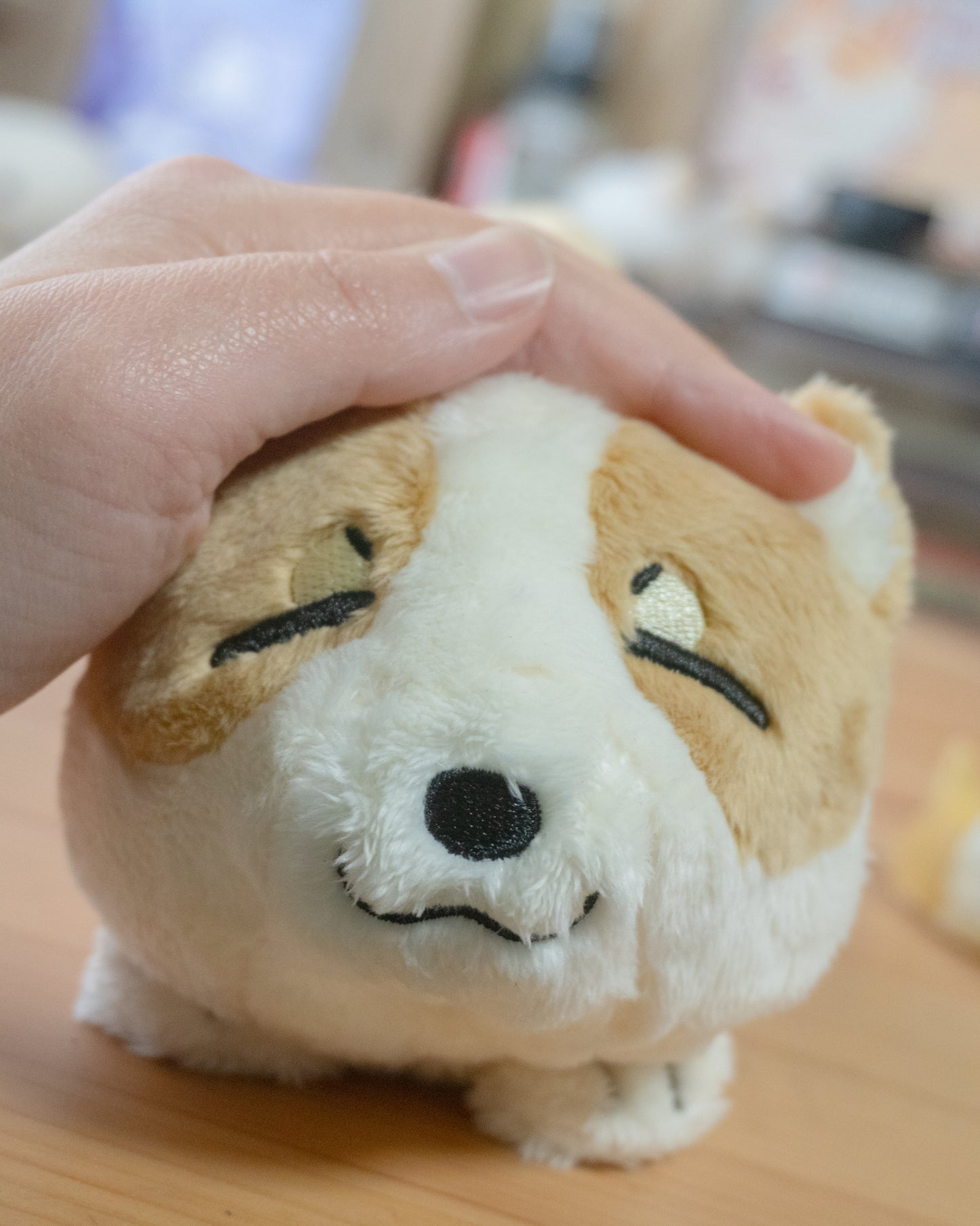 Plushie: bowa-bowa Corgi with tail (palm-sized)
