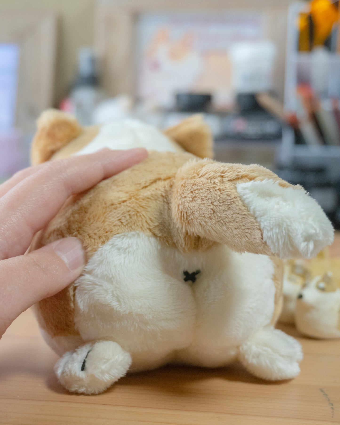 Plushie: bowa-bowa Corgi with tail (palm-sized)