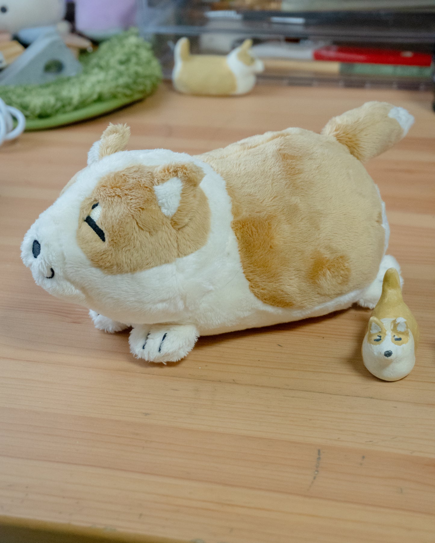 Plushie: bowa-bowa Corgi with tail (palm-sized)