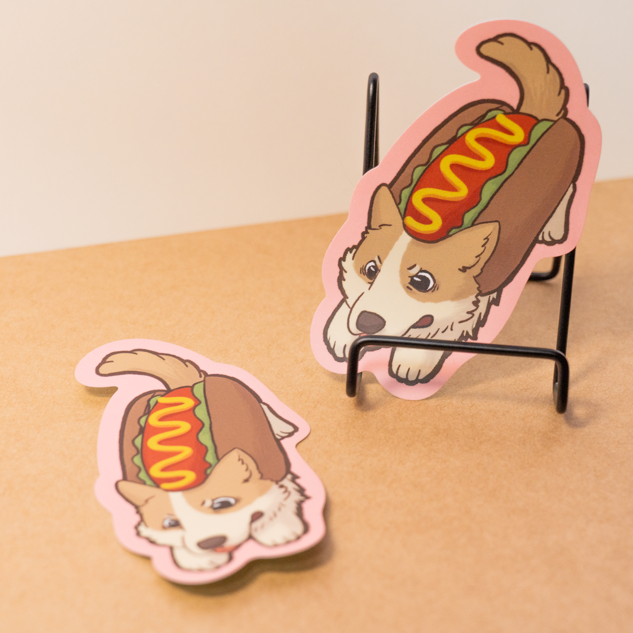 ステッカー: "Hotdog Corgi"