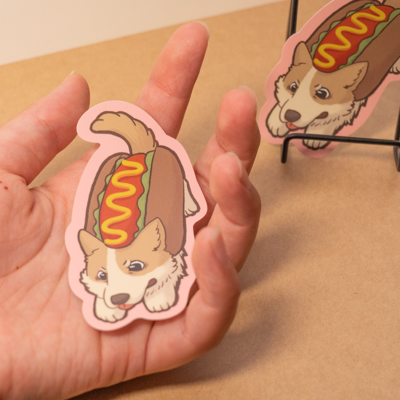 ステッカー: "Hotdog Corgi"